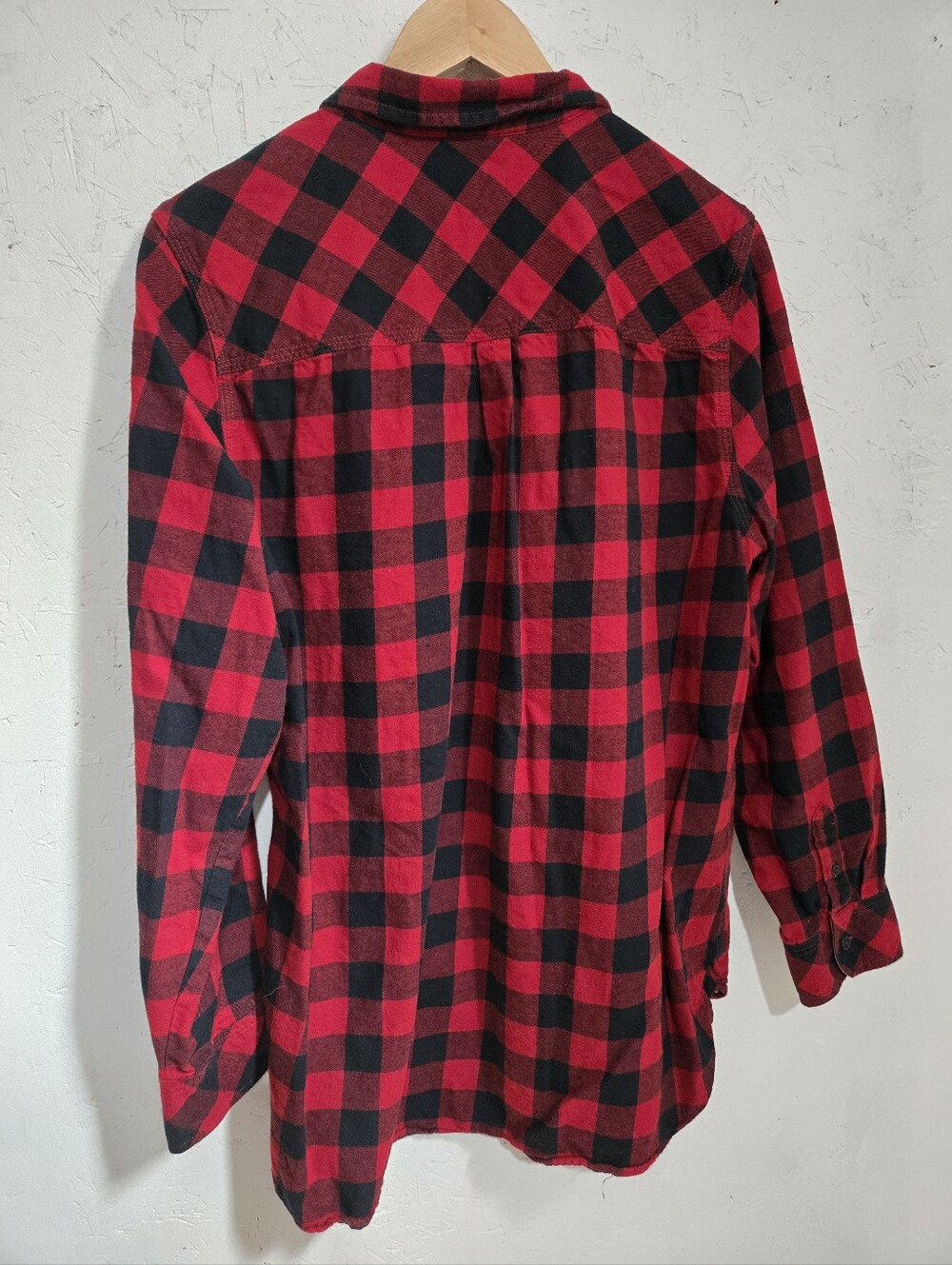 Wind River Red & Black Buffalo Plaid Button-Up Shirt - Casual Flannel - Picture 6 of 8